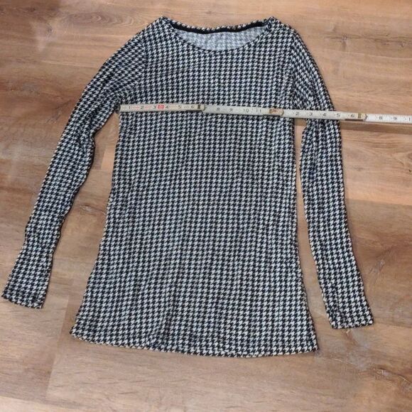 The limited perfect tee super soft hounds tooth long sleeve size m - Picture 1 of 4